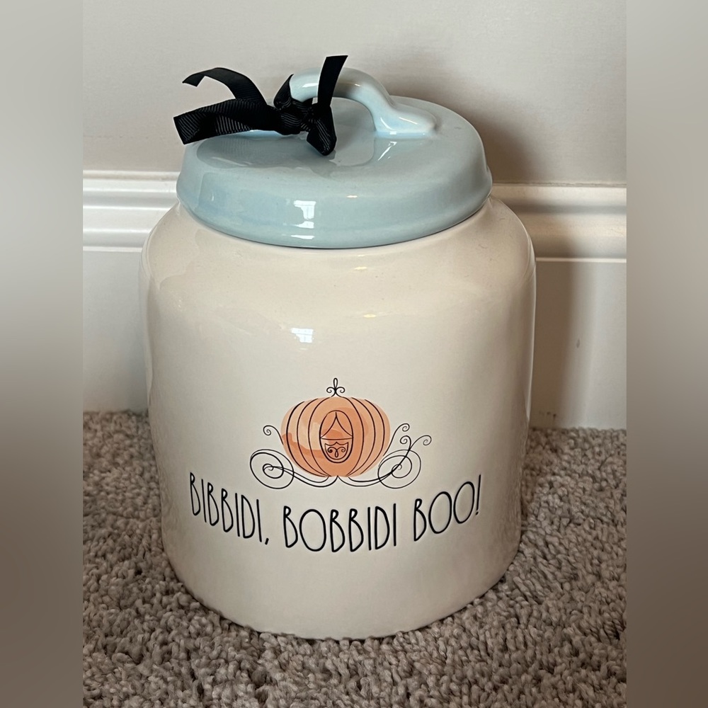 NWT Cinderella Canister Rae Dunn💕